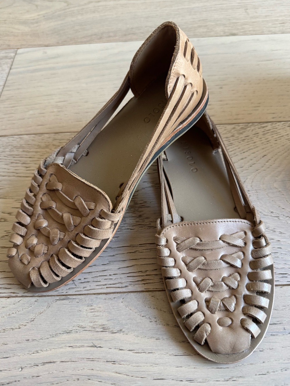 NISOLO Women's Almond Leather Huarache Sandal Slip-On Woven Flats Sz: 5